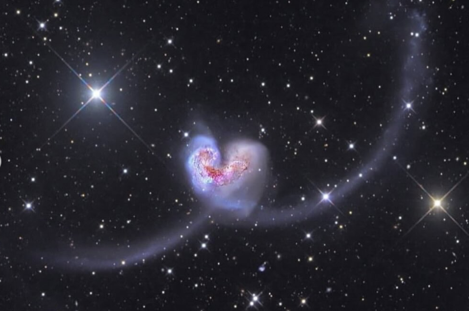 NGC 4038과 NGC 4039 안테나 은하